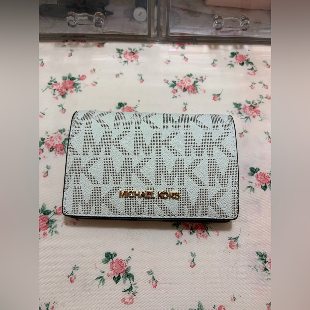 Michael Michael Kors Logo Bifold Wallet Vanilla | NWT